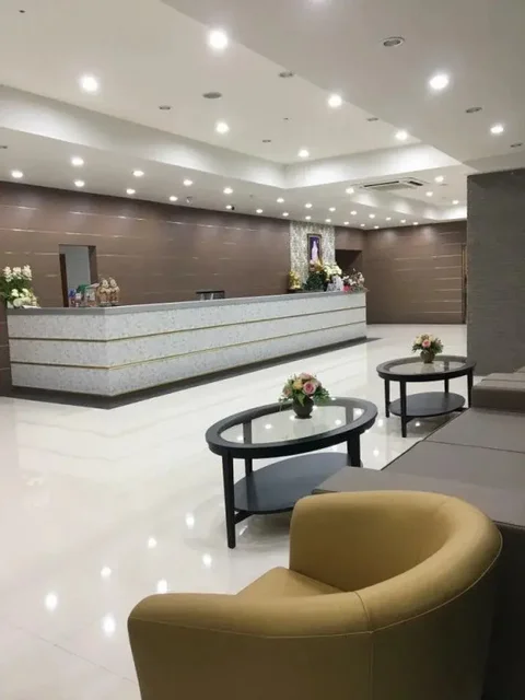 Кхлонг-Янг: May Flower Grand Hotel Korat