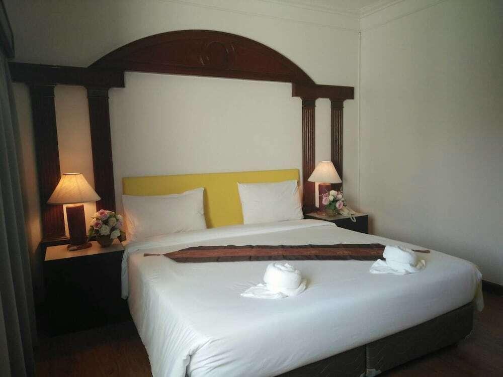 Кхлонг-Янг: May Flower Grand Hotel Korat