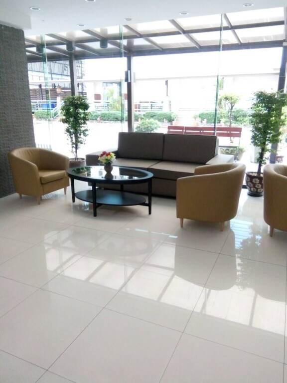 Кхлонг-Янг: May Flower Grand Hotel Korat