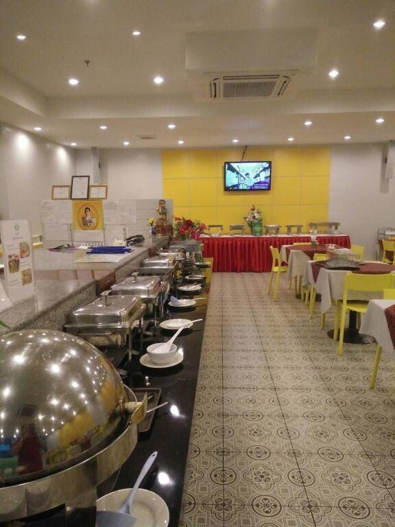 Кхлонг-Янг: May Flower Grand Hotel Korat