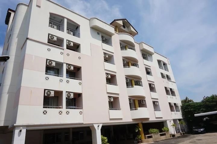 Кхлонг-Янг: M In Korat Service Apartment