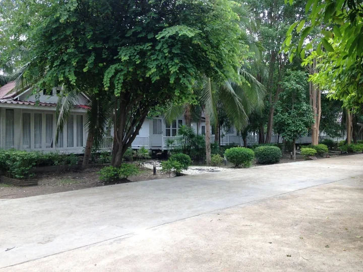 Ампхава: Young Coconut Garden Home Resort