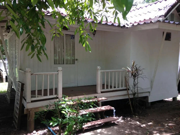 Ампхава: Young Coconut Garden Home Resort