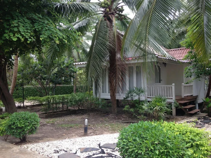 Ампхава: Young Coconut Garden Home Resort