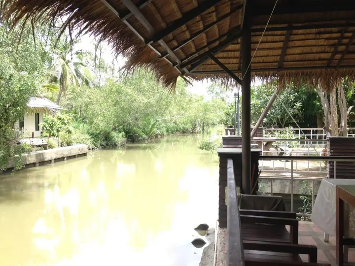 Ампхава: Young Coconut Garden Home Resort