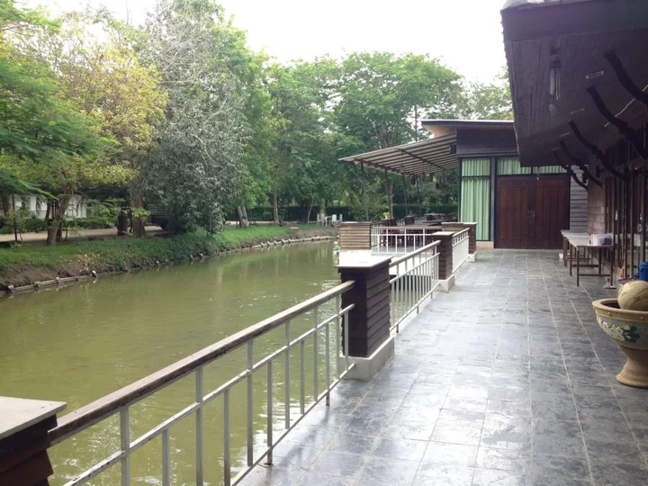 Ампхава: Young Coconut Garden Home Resort