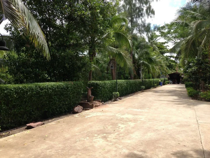 Ампхава: Young Coconut Garden Home Resort