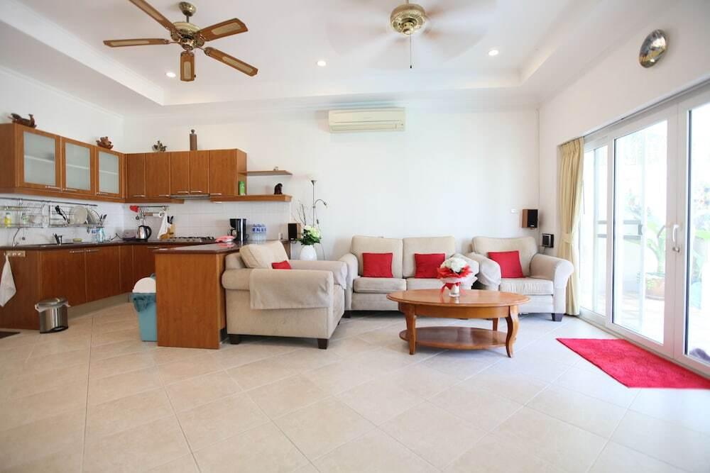 Паттайя: Majestic Residence Pattaya by 38
