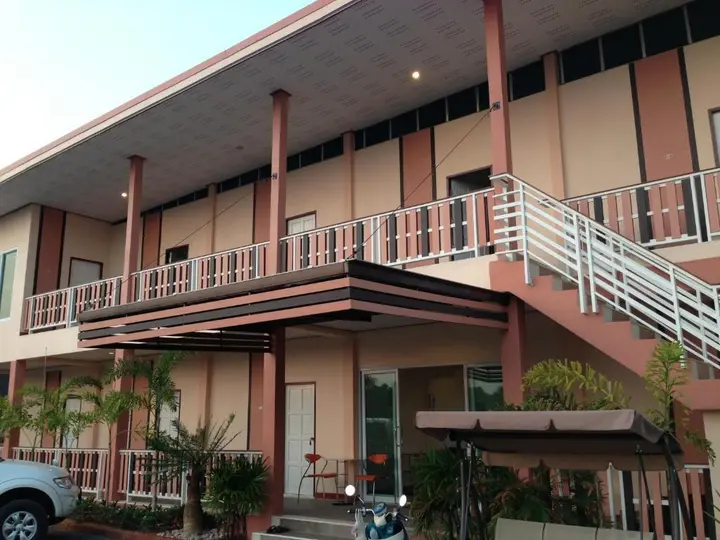 Ханом: Siriburi Resort