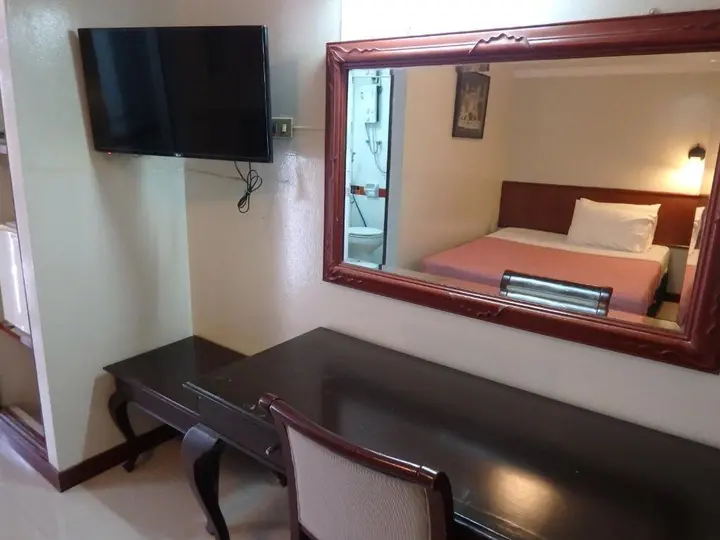 Кхлонг-Янг: Sakol Hotel