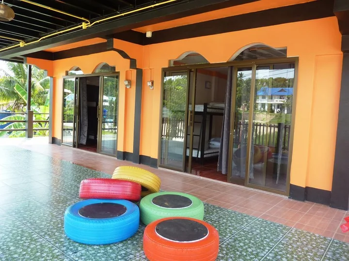 Остров Тау: Baan Chalok Hostel