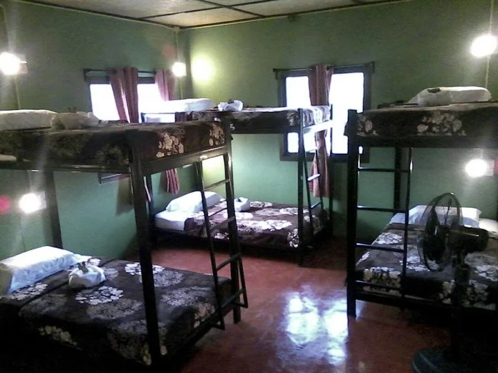 Остров Тау: Baan Chalok Hostel