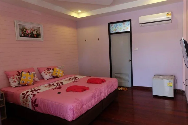 Аюттхая: Aiyara House