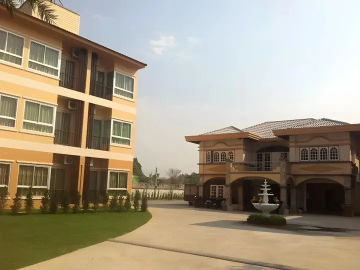 Сирача: U-Dee Hotel