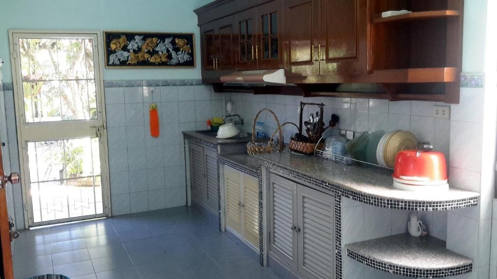 Накхонситхаммарат: Maliwan Holiday Home