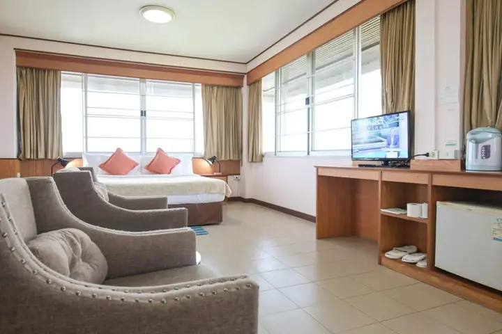 Пхитсанулок: Rattana Park Hotel
