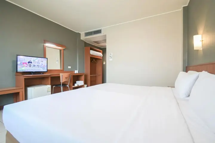 Пхитсанулок: Rattana Park Hotel