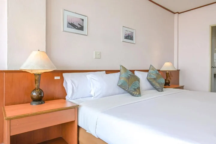 Пхитсанулок: Rattana Park Hotel