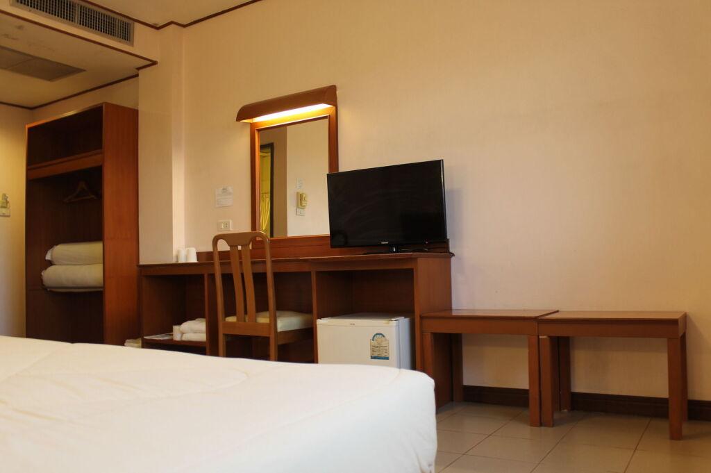 Пхитсанулок: Rattana Park Hotel