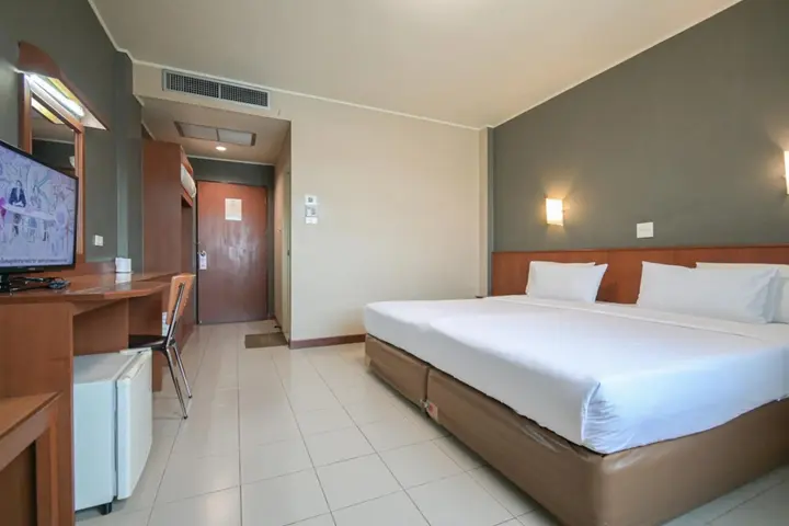 Пхитсанулок: Rattana Park Hotel