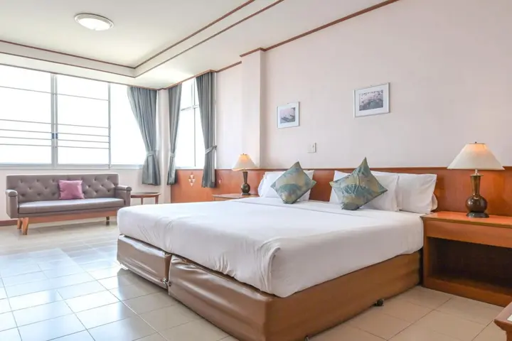Пхитсанулок: Rattana Park Hotel