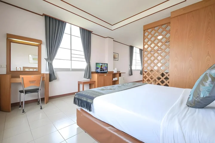 Пхитсанулок: Rattana Park Hotel