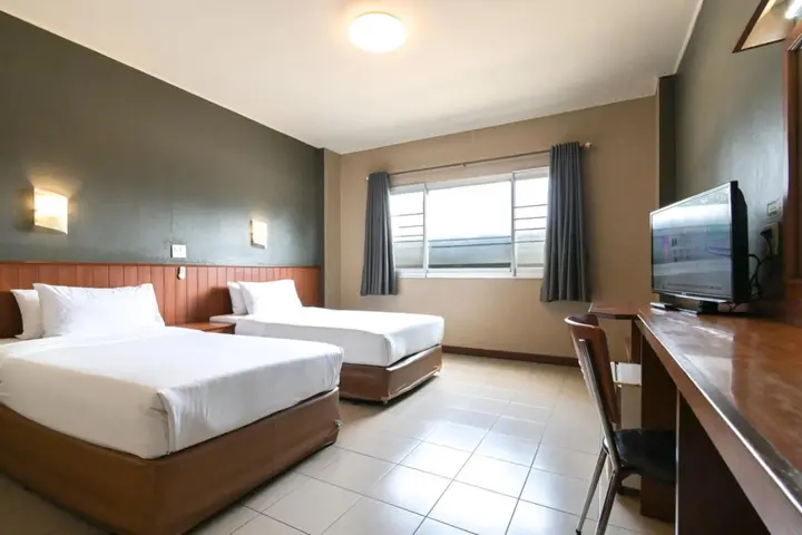 Пхитсанулок: Rattana Park Hotel