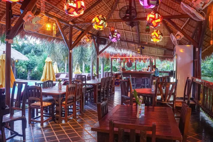 Сан-Кампаенг: Baanpong Lodge