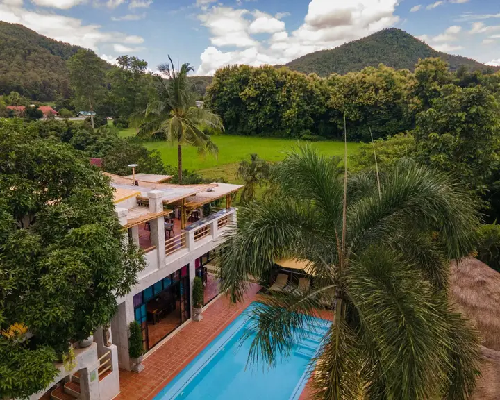Сан-Кампаенг: Baanpong Lodge