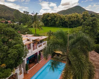 Сан-Кампаенг: Baanpong Lodge