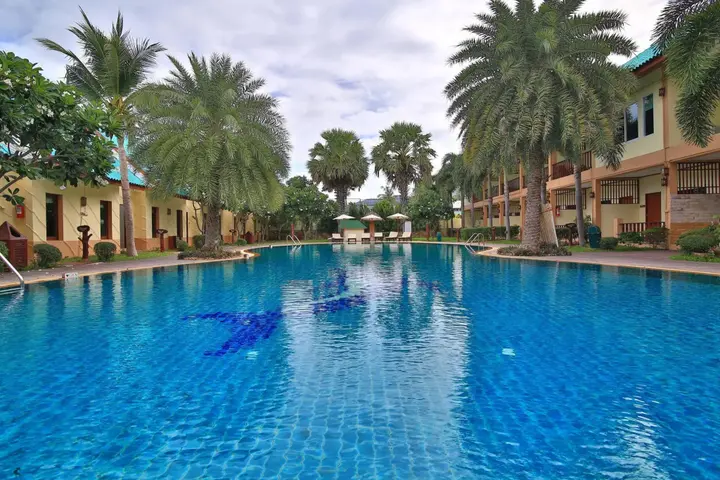 Сам-Рои-Йот: The Green Beach Resort