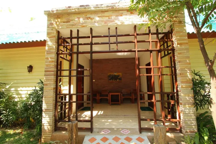 Сам-Рои-Йот: The Green Beach Resort