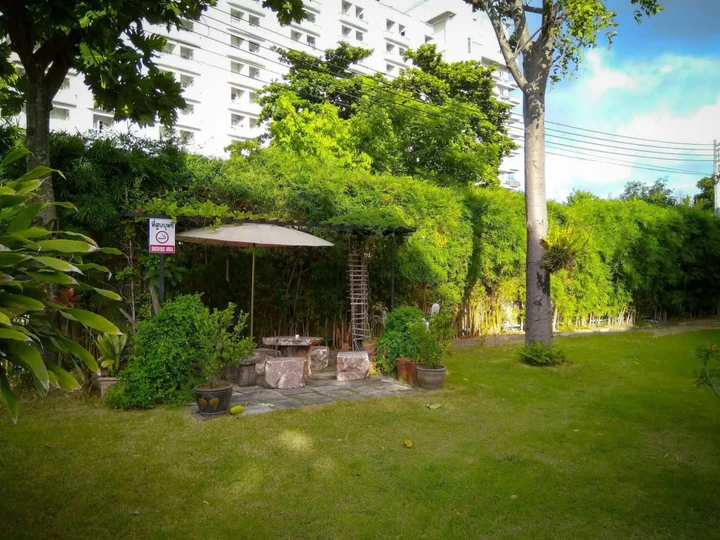 Сирача: NY TH Hotel
