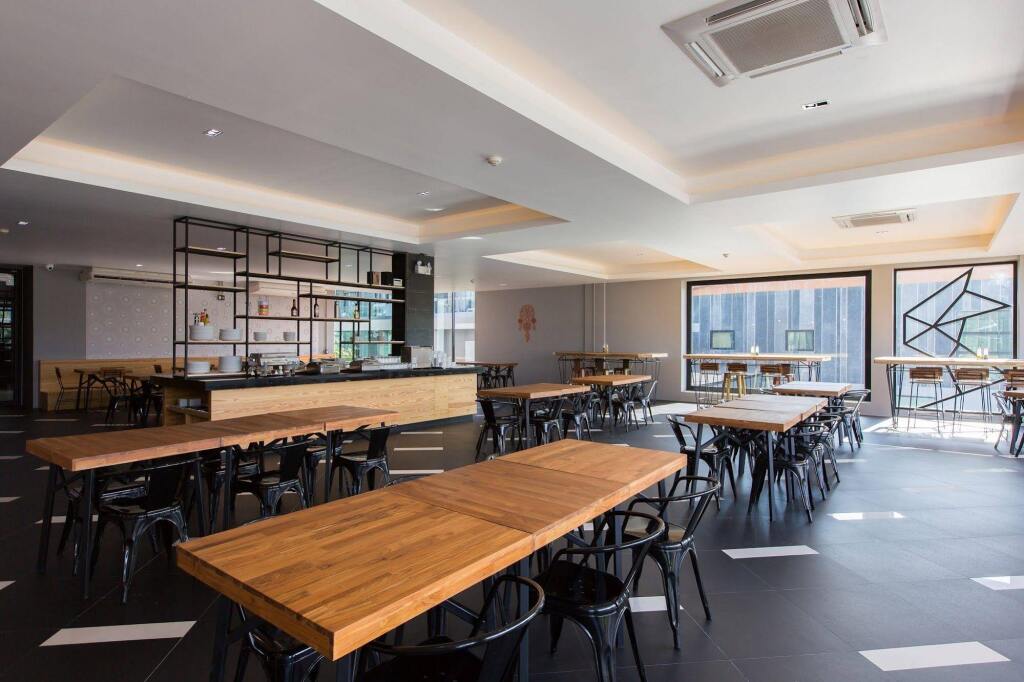 Тхаланг: Maya Phuket Airport Hotel