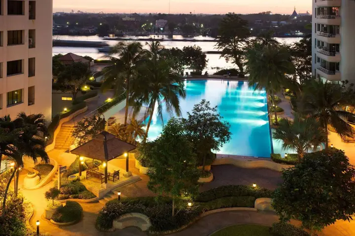 Нонтхабури: Riverine Place Hotel and Residence