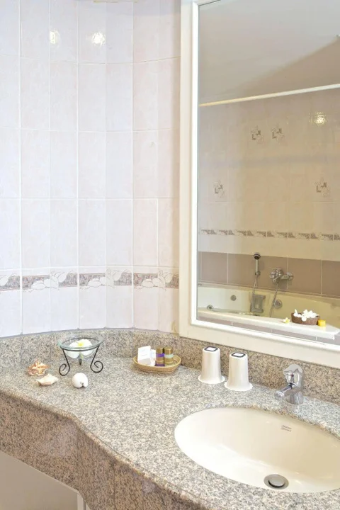 Нонтхабури: Riverine Place Hotel and Residence