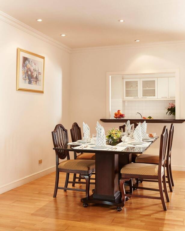 Нонтхабури: Riverine Place Hotel and Residence