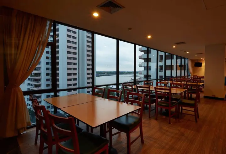 Нонтхабури: Riverine Place Hotel and Residence