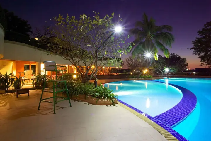 Нонтхабури: Riverine Place Hotel and Residence