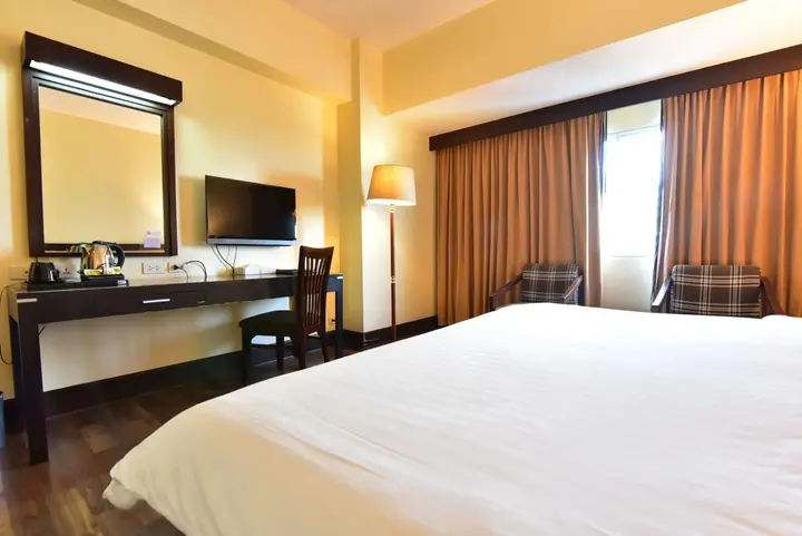 Хатъяй: New Season Hotel