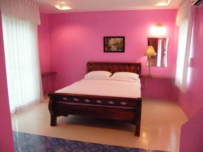 Нонг Нам Дэнг: 培福安姆度假酒店(Phuauem Resort)