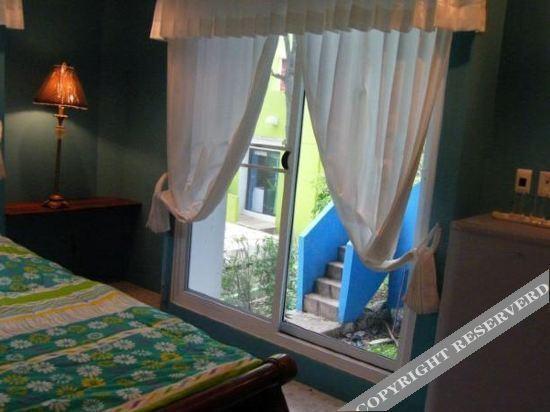 Нонг Нам Дэнг: 培福安姆度假酒店(Phuauem Resort)