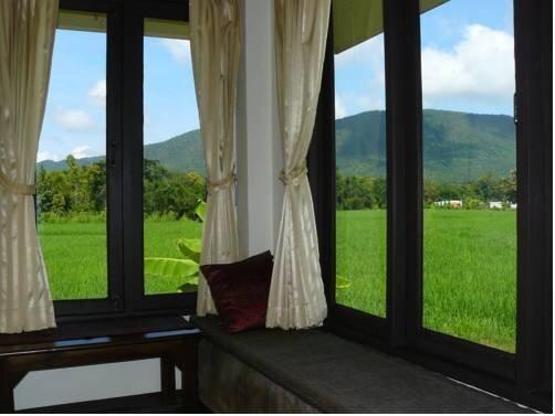 Мае-Он: Oriental Village Chiangmai