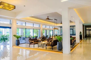 Кхлонг-Янг: The Rich Hotel Korat