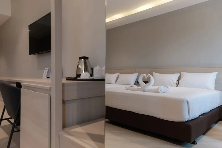 Кхлонг-Янг: The Rich Hotel Korat