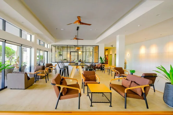 Кхлонг-Янг: The Rich Hotel Korat