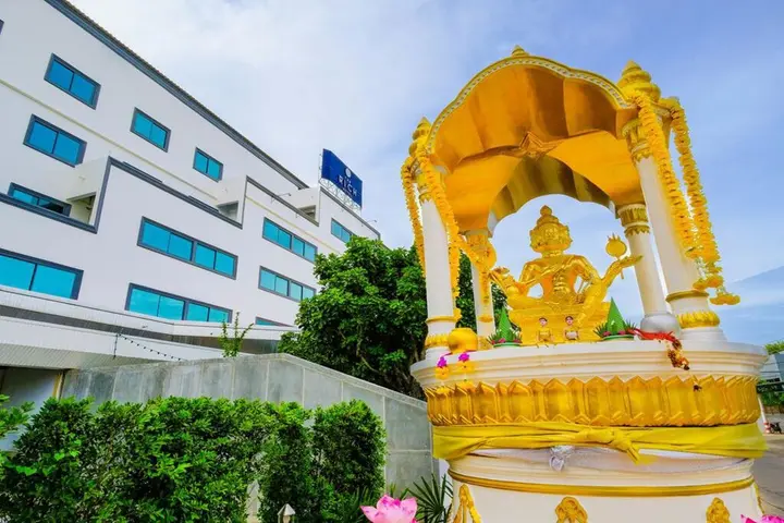 Кхлонг-Янг: The Rich Hotel Korat