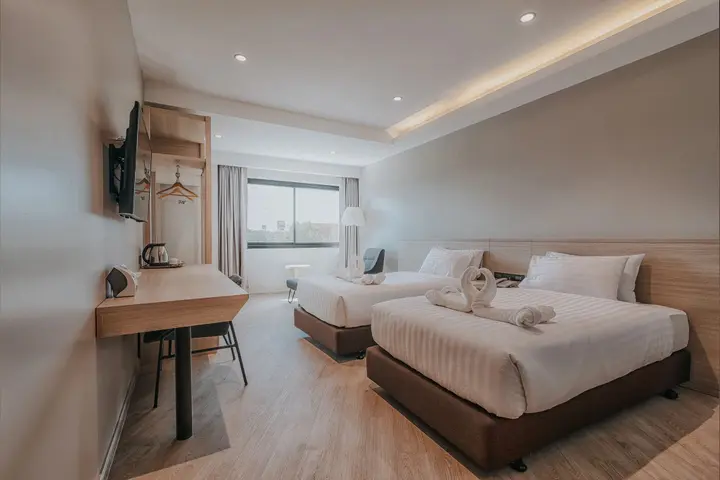 Кхлонг-Янг: The Rich Hotel Korat