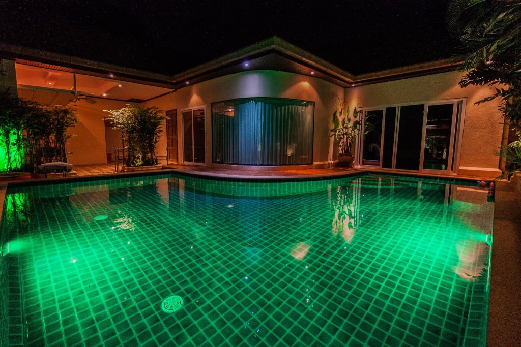 Паттайя: Cosy Beach Pool Villa By Pattaya Sunny Rentals