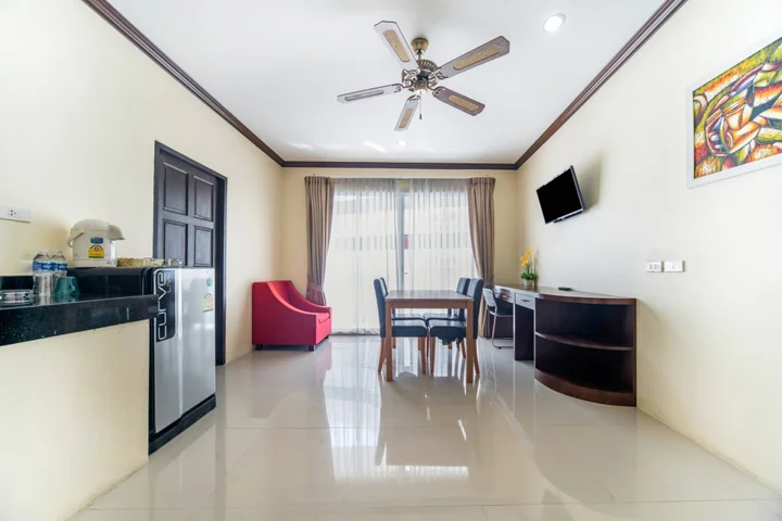 Пхукет: Patong City Hometel